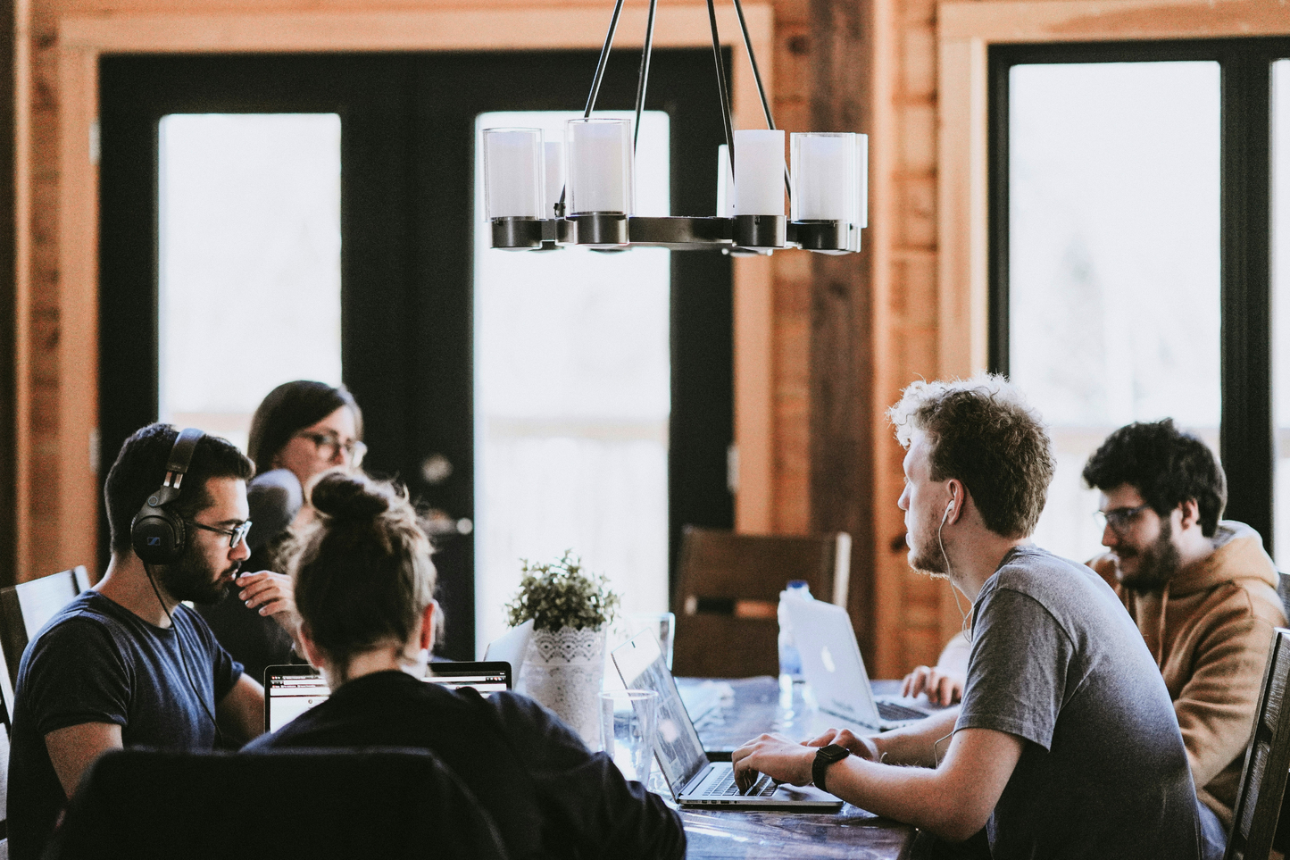 The Importance of Intelligent Audio and Ambient Noise Reduction in Video Conferencing Devices